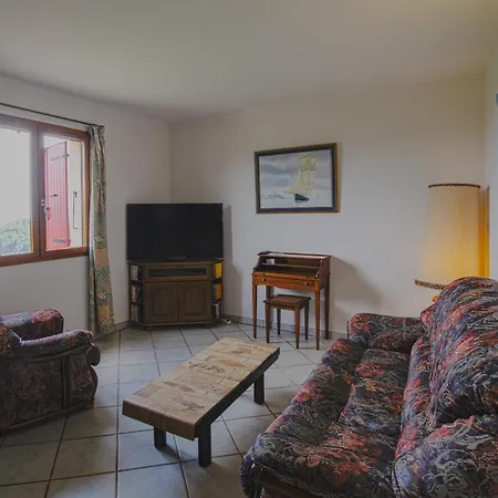 Les Tamaris Hotel